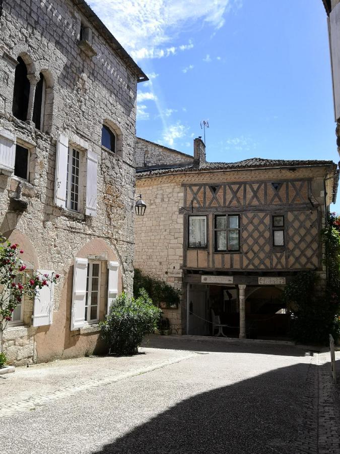 Maison De Charme Spacieuse, Terrasse Et Vue Sur La Place 蒙弗朗坎 外观 照片