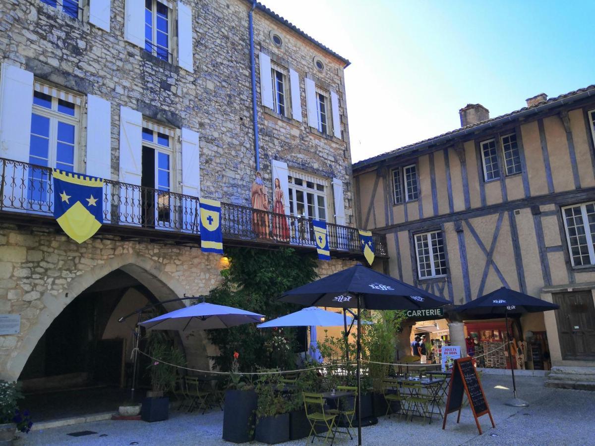 Maison De Charme Spacieuse, Terrasse Et Vue Sur La Place 蒙弗朗坎 外观 照片